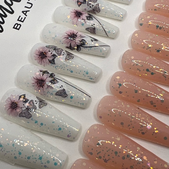 Handmade Press On Nails - Picture 2 of 2